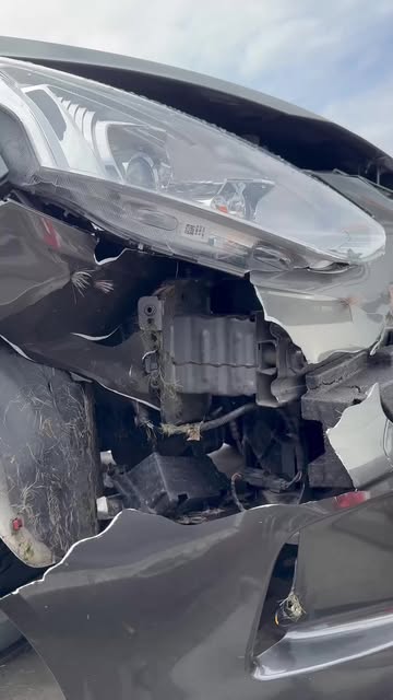 Unfallinstandsetzung an der Fahrzeugfront